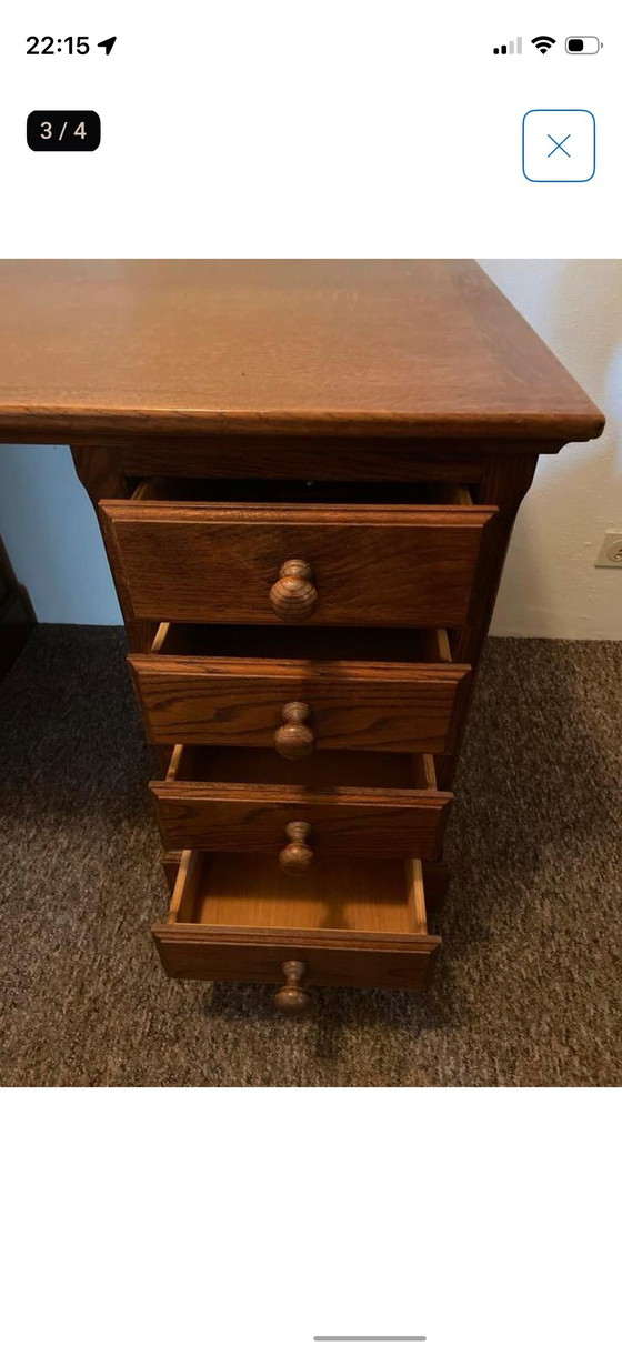 Image 1 of Klassiek houten bureau 