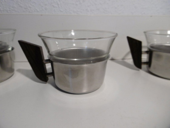 Set aus 5 Glasbechern mit Metallhaltern und dunklen Griffen, Jenaer Glas, Küchenzubehör, Transparent, Vintage (Foto 3 von 5)