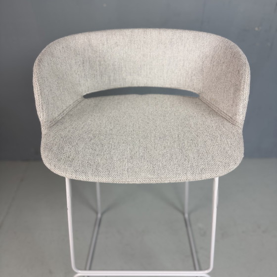 Image 1 of Pedrali Italiaans design barkruk met wollen stoffering