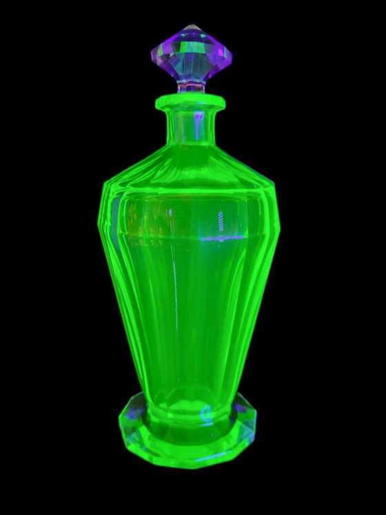 Image 1 of Val Saint Lambert “Montmartre” shaker / karaf met 2 glazen in uraniumglas ca. 1930