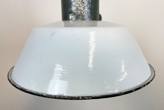 Image 1 of Industrial White Enamel Industrial Lamp with Cast Aluminium Top from EOW, 1950s