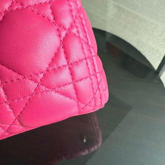 Image 1 of DIOR LADY MEDIUM - CANNAGE LAMSLEER FELROZE GOUDEN BESLAG