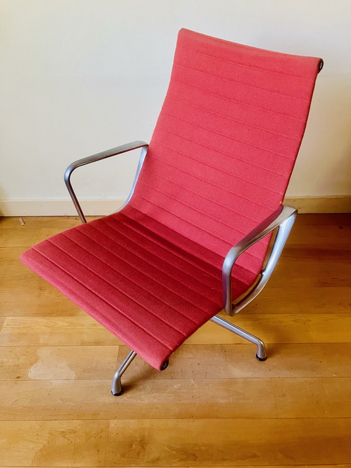 1x Vitra Eames Model EA 116