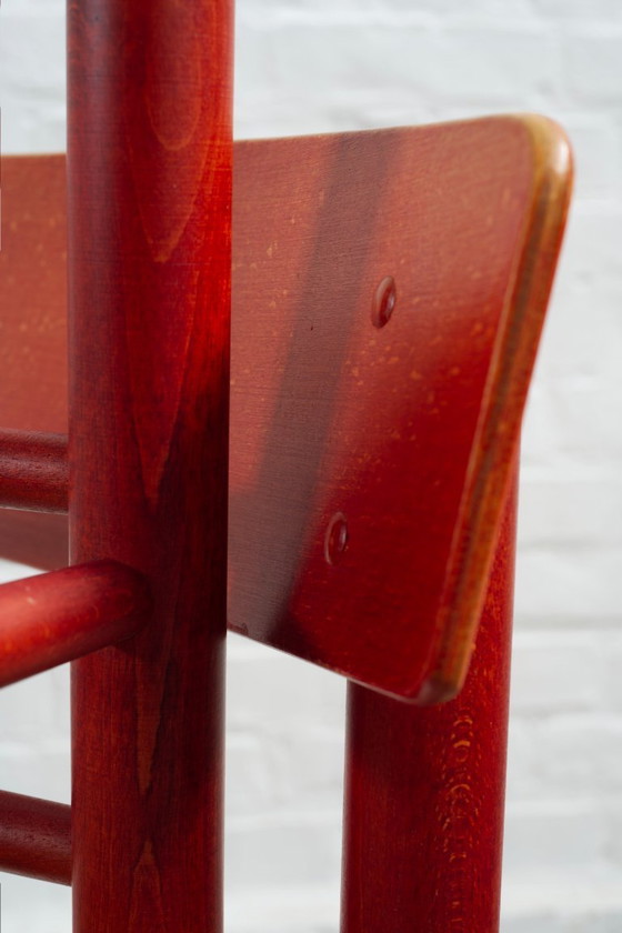 Image 1 of 6 sillas de comedor de haya teñida de rojo, modelo 250, de Farstrup Dinamarca, años 60