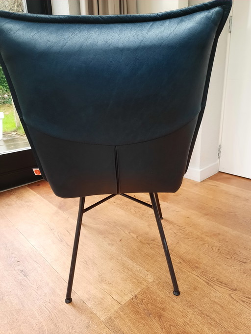 Divano da pranzo Vidar di Jess Design e tre poltrone Sanne