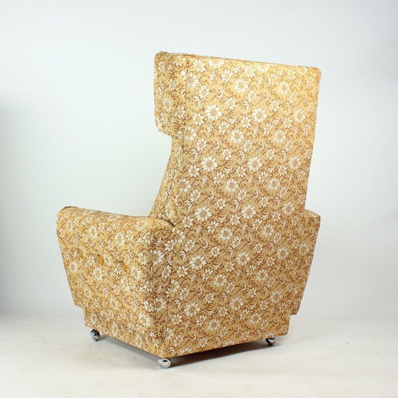 Image 1 of Midcentury Wingchair op wielen van Ton, Tsjecho-Slowakije, jaren 60