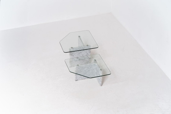 Image 1 of Salontafels van marmer en glas (Italië, jaren 70).