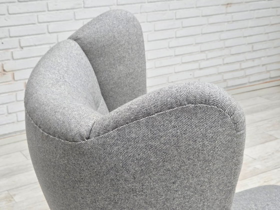 Image 1 of 1960er Jahre, dänischer „Teddy-Stuhl“ mit Hocker, neu gepolstert, Wolle, Teakholz.