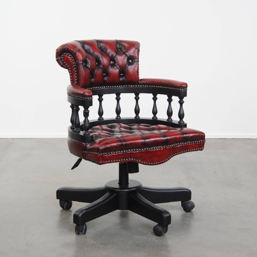 Chaise de bureau Chesterfield en cuir de vache rouge/noir et bois
