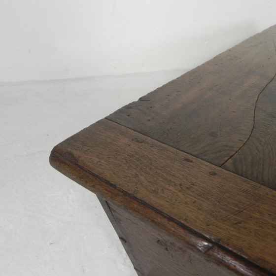 Image 1 of Alte Eichentruhe, Trog, Deckentruhe aus dem 19. Jahrhundert