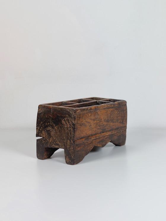 Image 1 of Recipiente antiguo de madera para nueces de betel, almacenamiento asiático, Indonesia, Java