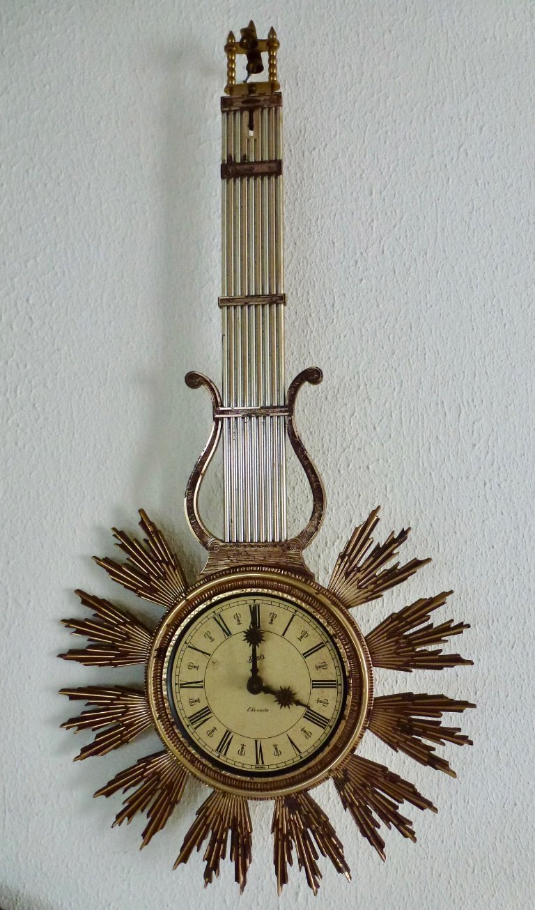 A vintage Schatz Elexacta sundial from the 1960s. | €50 | Whoppah