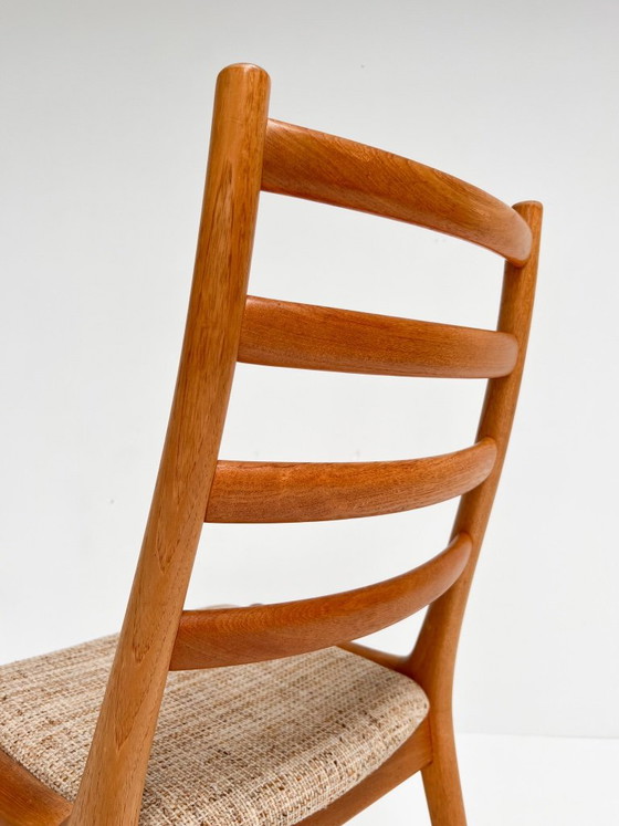 Conjunto de sillas danesas con patas torneadas de JK Mobler, década de 1970. – Sillas de comedor, Textile (photo 10 of 15)