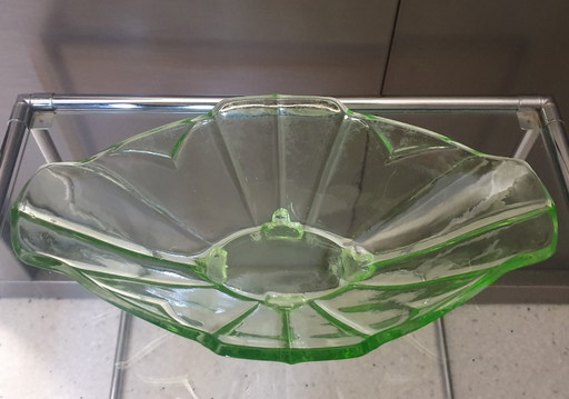 Elegante Art Deco glazen schaal – geometrisch ontwerp – uraniumgroen, circa 1920
