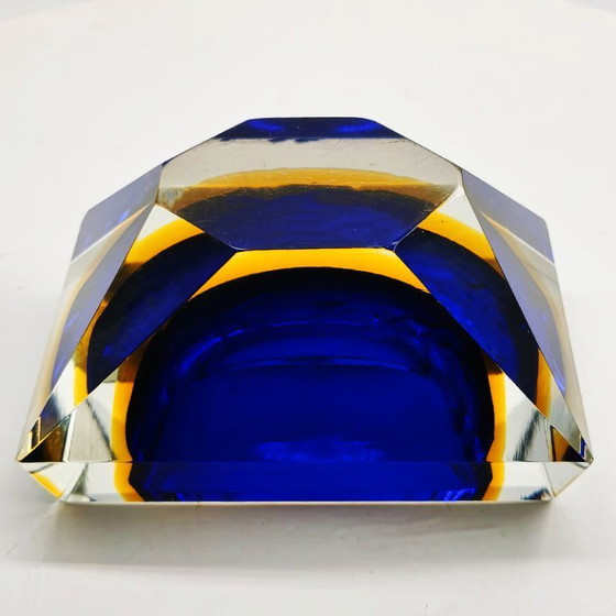 Image 1 of Rare cendrier ou vide-poches rectangulaire à multiples facettes en verre de Murano, datant des années 1960, créé par Flavio Poli