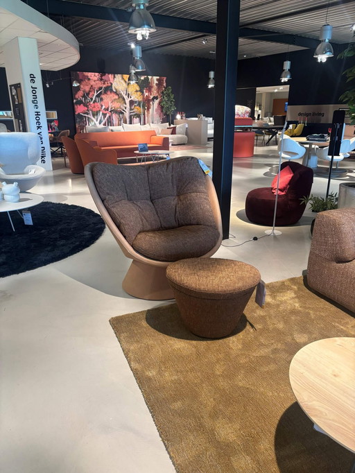 Montis Fabian swivel armchair with ottoman