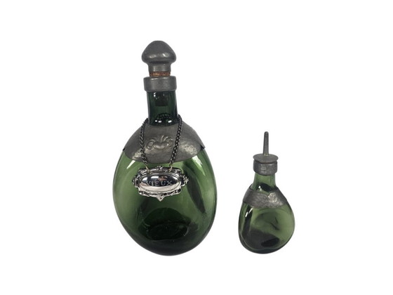 Image 1 of Niederländisches Design – Gero – Karaffe – Exilflasche – versilbertes Karaffenetikett – Dreieck mit Zinnbeschlägen – 30er Jahre