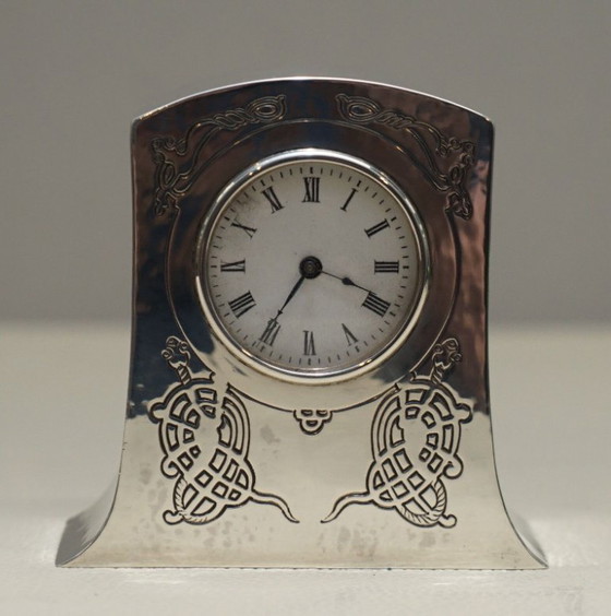 Image 1 of Orologio da carrozza in miniatura Liberty's London 1915 in argento sterling massiccio, stile Tudric Feel