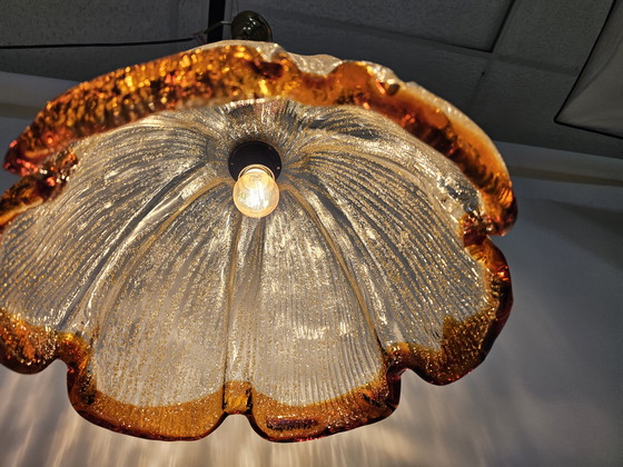 Image 1 of Lampe pendante en verre épais avec bordure orange et perles dorées en verre