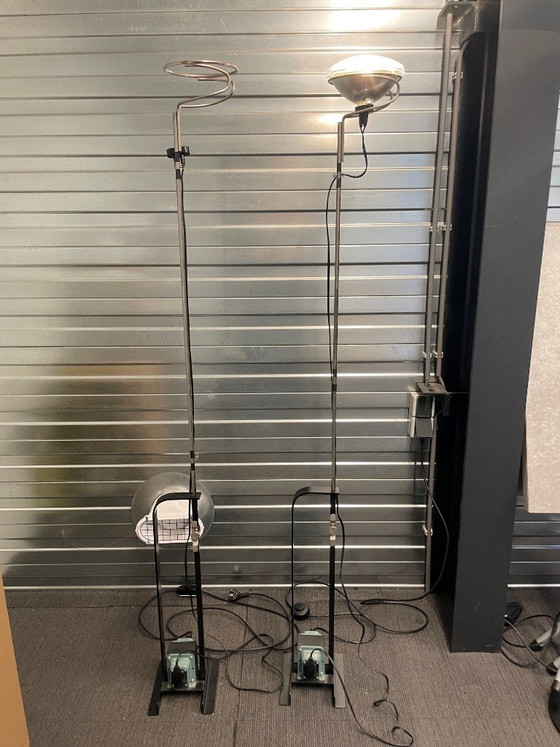 2x Toio Vloerlamp – Flos, Vloerlampen, Metal (photo 7 of 8)