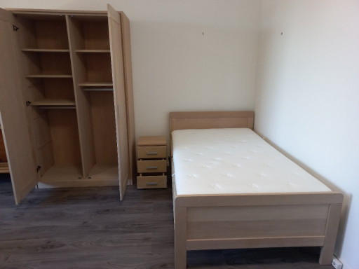 ** LAST CHANCE ** As good as new single bedroom with spacious electrically adjustable bed