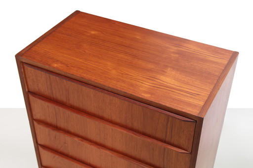 Commode en teck au design danois