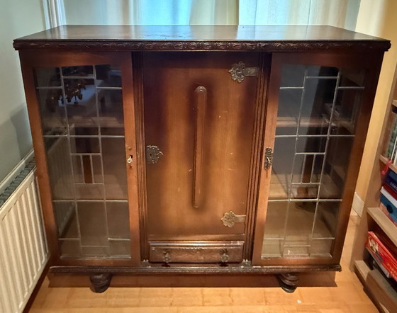 Image 1 of Vetrina vintage a tre ante con cassetto e due ante in vetro colorato