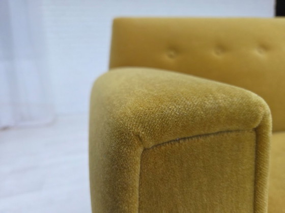 Image 1 of Anni '70, divano danese a 3 posti, velluto originale verde chiaro per mobili.