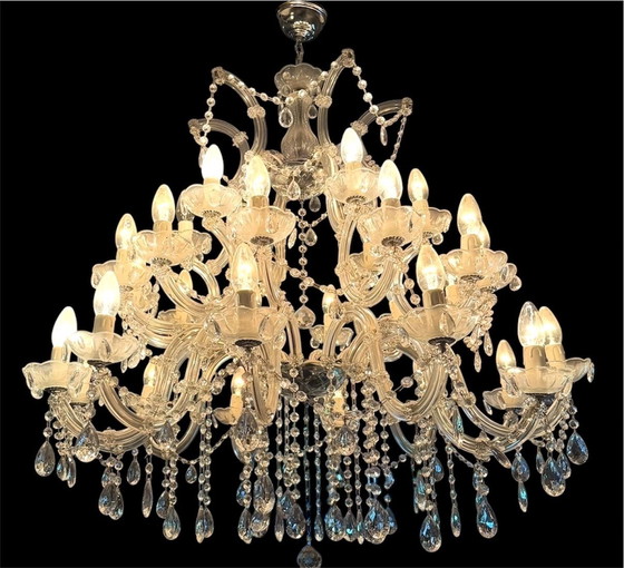 Image 1 of Bellissimo enorme lampadario di cristallo