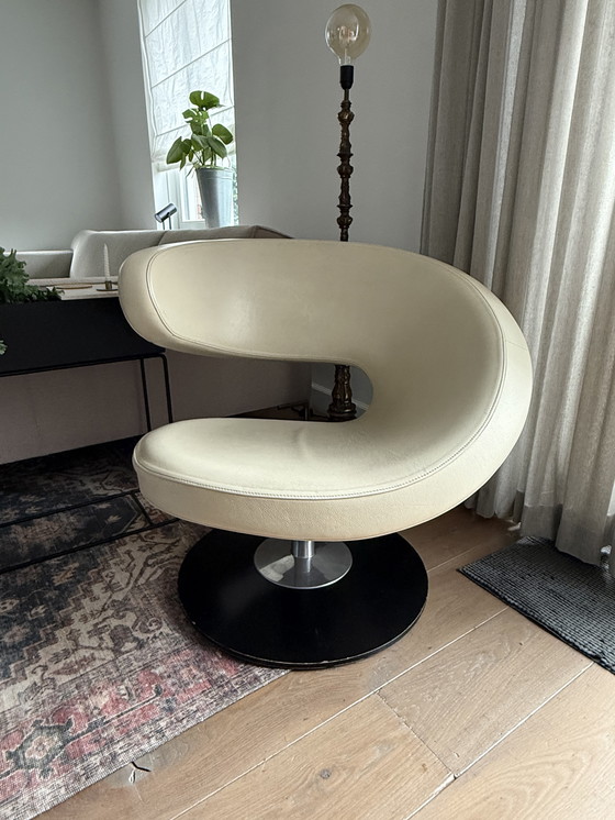 Image 1 of Varier Peel Club – Off-white Leder & Black Oak – Design by Olav Eldøy