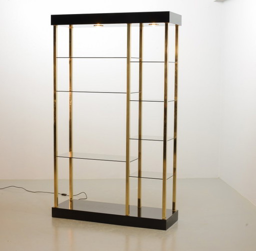 Scaffale Belgo Chrom Hollywood Regency in stile laccato nero, placcato oro 20 carati con vetro fumé. Belgio, anni '70.