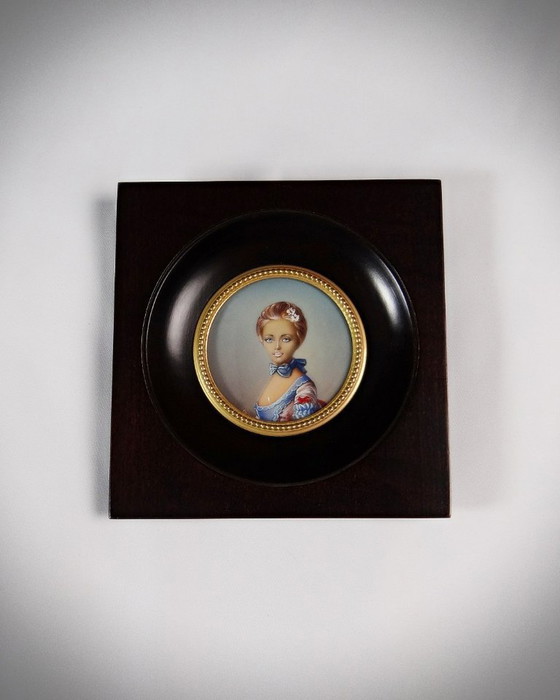 Image 1 of Ritratto in miniatura "La jeune fille au bal" di Perronneau dipinto a mano a guazzo del XIX secolo