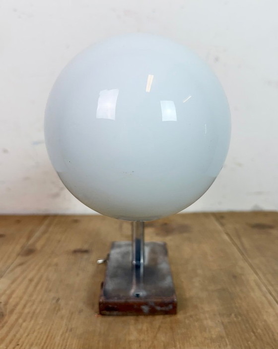 Image 1 of Vintage Art Deco wandlamp met opaalglas, jaren 30