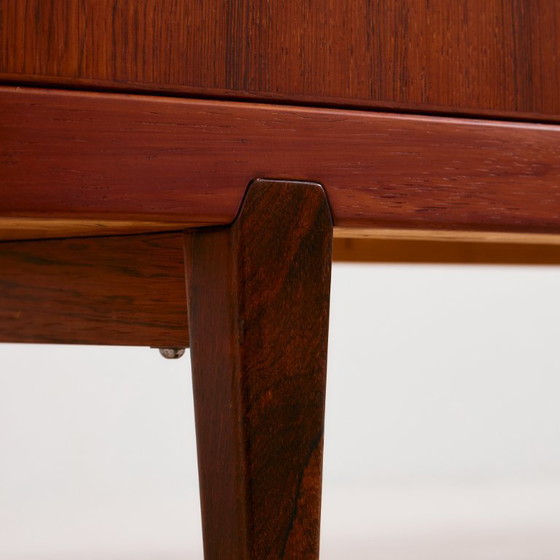 Image 1 of MK10673 Restored rosewood sideboard by Henry Rosengren Hansen for Brande Møbelindustri