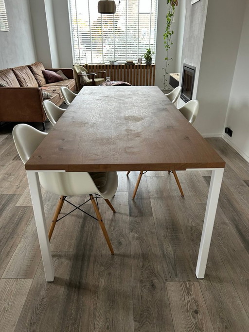 Wood brand Lima Oak Table