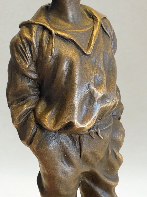 Image 1 of Scultura in bronzo – Piccolo mozzo che fischietta – Firmata V. Szczeblewski – 21 cm