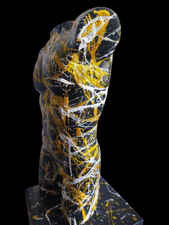 Image 1 of Skulptur auf Sockel | Von Șuțu Adrian | SutuDesigns