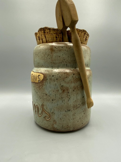 Peasants Enameled Stoneware Pickle Pot with Wooden Tongs – servies, Cork, Rustic (photo 2 of 10)