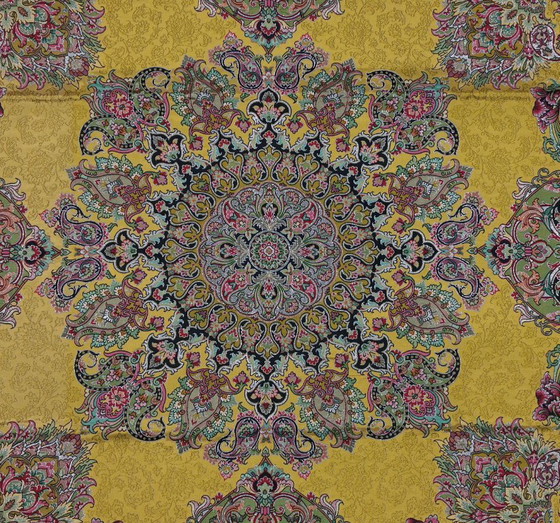 Image 1 of Oosters handgemaakt tafelkleed, zeer fijn vervaardigd uit zijden draden, 100 x 100 cm