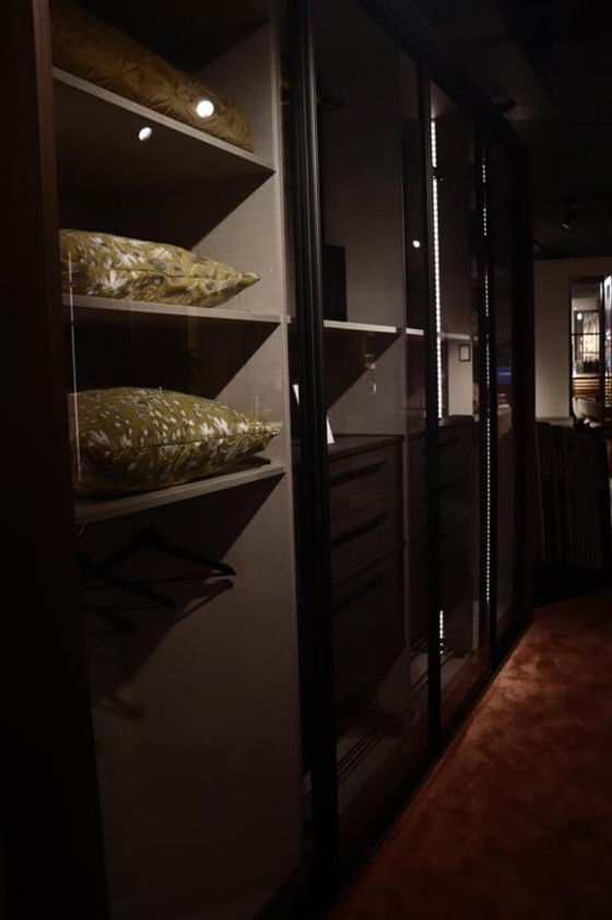 Image 1 of Kledingkast