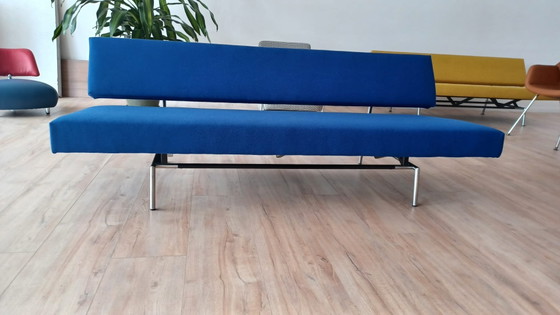 Martin Visser Daybed – Iron, Wool (photo 2 of 7)
