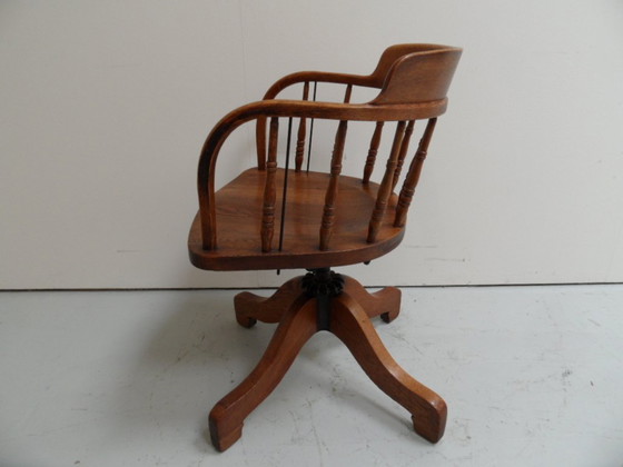 Antiker Drehstuhl für das Büro – Drehstühle, Holz (photo 10 of 11)