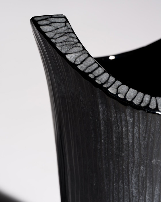 Image 1 of Claus Josef Riedel Skulpturale Vase aus schwarzem Kunstglas, Österreich, 70er-80er Jahre, Op-Art, SELTEN