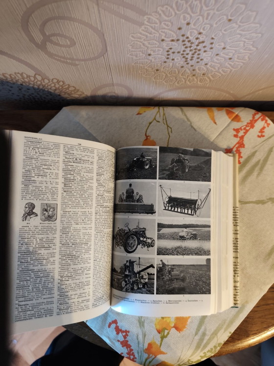 Vintage Verschuerens Modern Dictionary, Standaard Uitgeverij, Coffee table books, Paper, Black (photo 5 of 11)