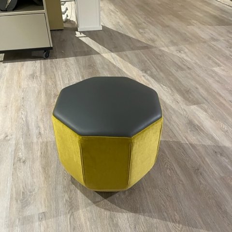 Image 1 of Leolux Amulett-Pouf - Ø48