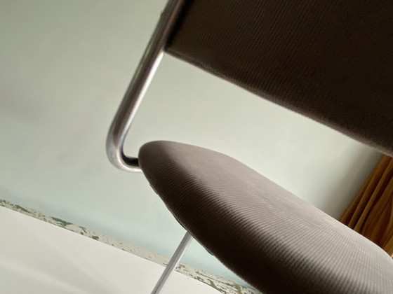 Image 1 of vier Gispen eetkamerstoelen 102 en 101