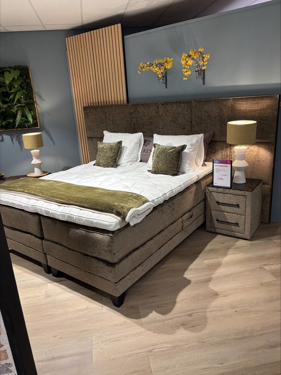 Image 1 of Box spring Mérens Huygens - 180x210 con comodino (set da 2)