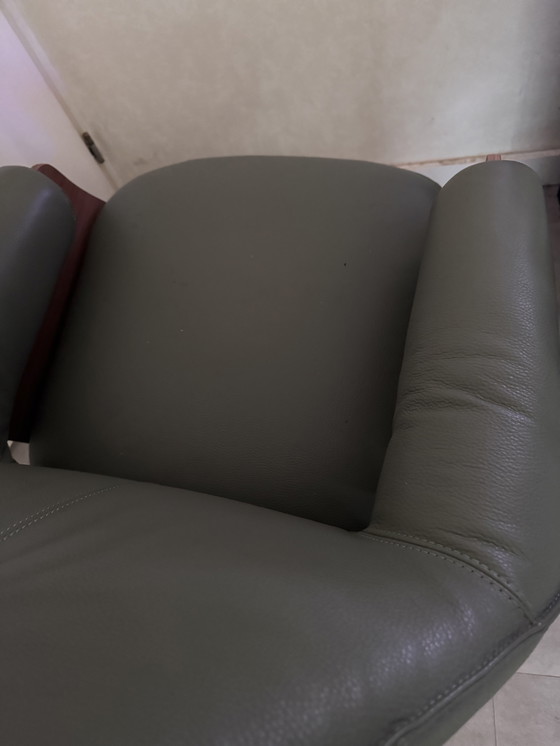 Image 1 of Leolux R10 Olijfgroen