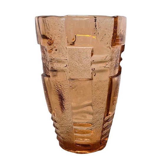 Französische Art Deco Vase aus rosa Pressglas – Vasen (photo 2 of 5)