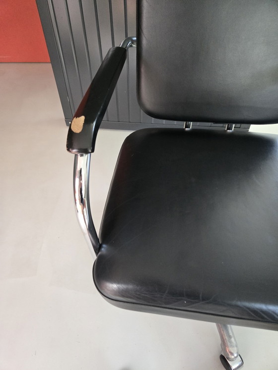 Image 1 of Sedia da ufficio di design in pelle